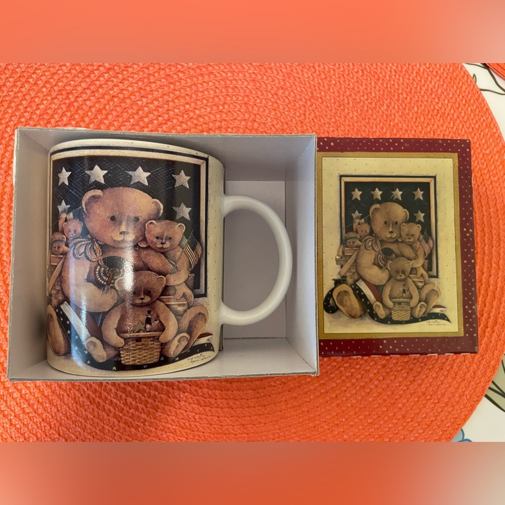 By Pat Richer Vintage Collectible Bear Patriots Mug